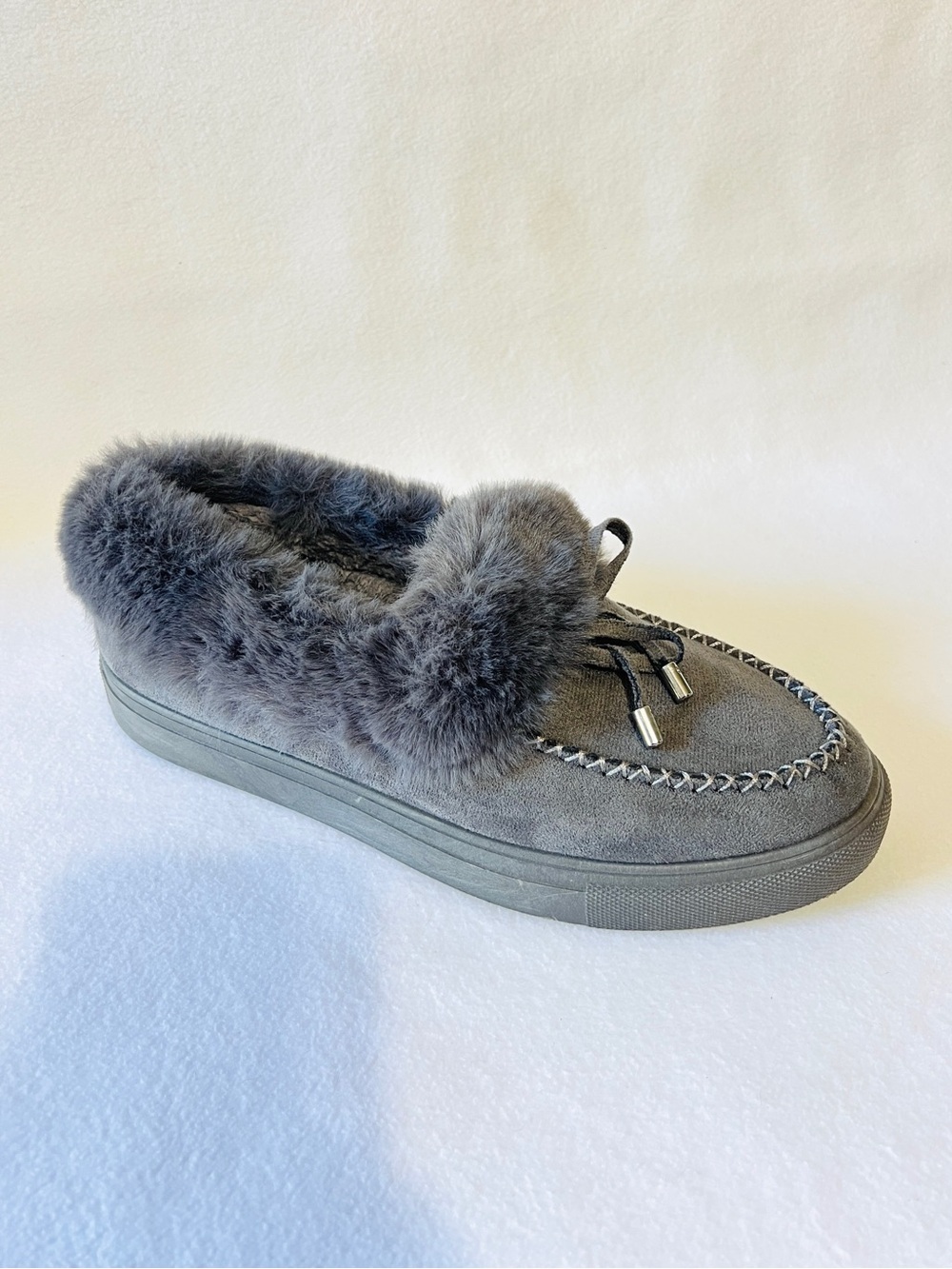 Olivia Miller Slippers Slip-On Size 11 Grey Faux Sued & Faux Fur-Trim